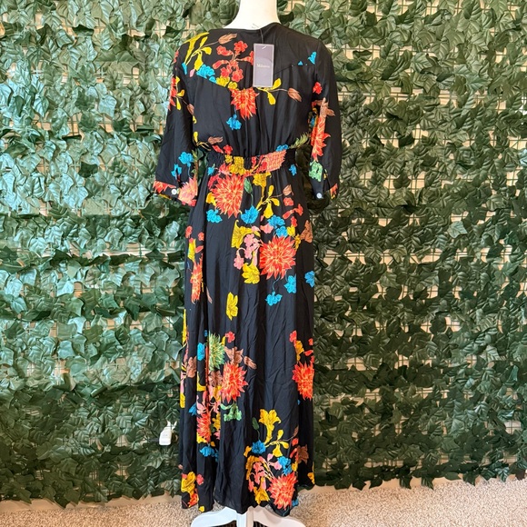 Milumia Vibrant Floral Maxi Dress - Picture 6 of 9